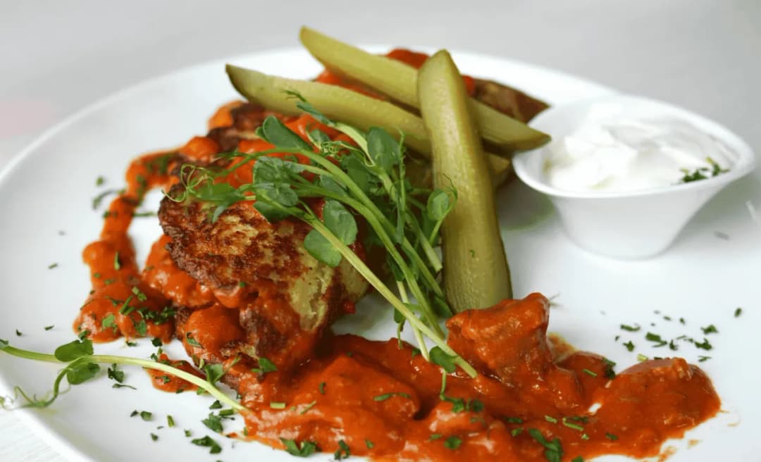 Gdzie zjeść w Stroniu Śląskim? Odkryj najlepsze restauracje i smaki