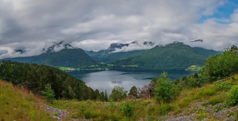 Najgłębsze jezioro w Europie: Hornindalsvatnet i jego tajemnice