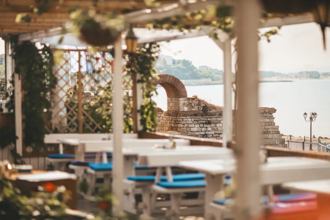 Gdzie zjeść w Nessebarze? Najlepsze miejsca na smaczne posiłki