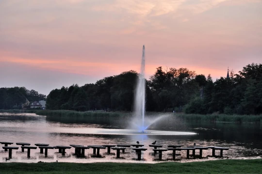 Jezioro Łoniewskie - tajemnice, atrakcje i piękno natury w regionie